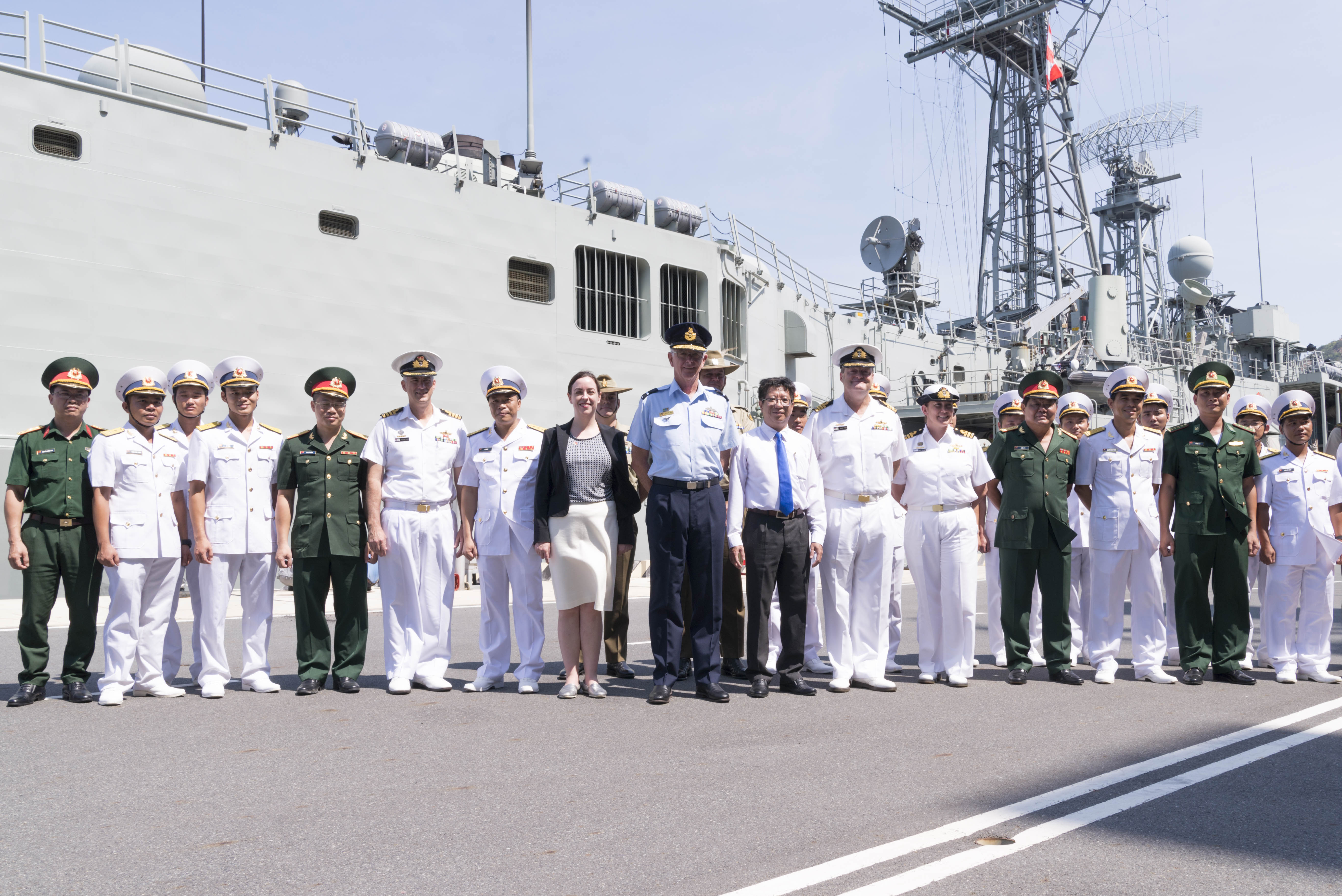 Tàu Hải quân Australia bắt đầu chuyến thăm Việt Nam